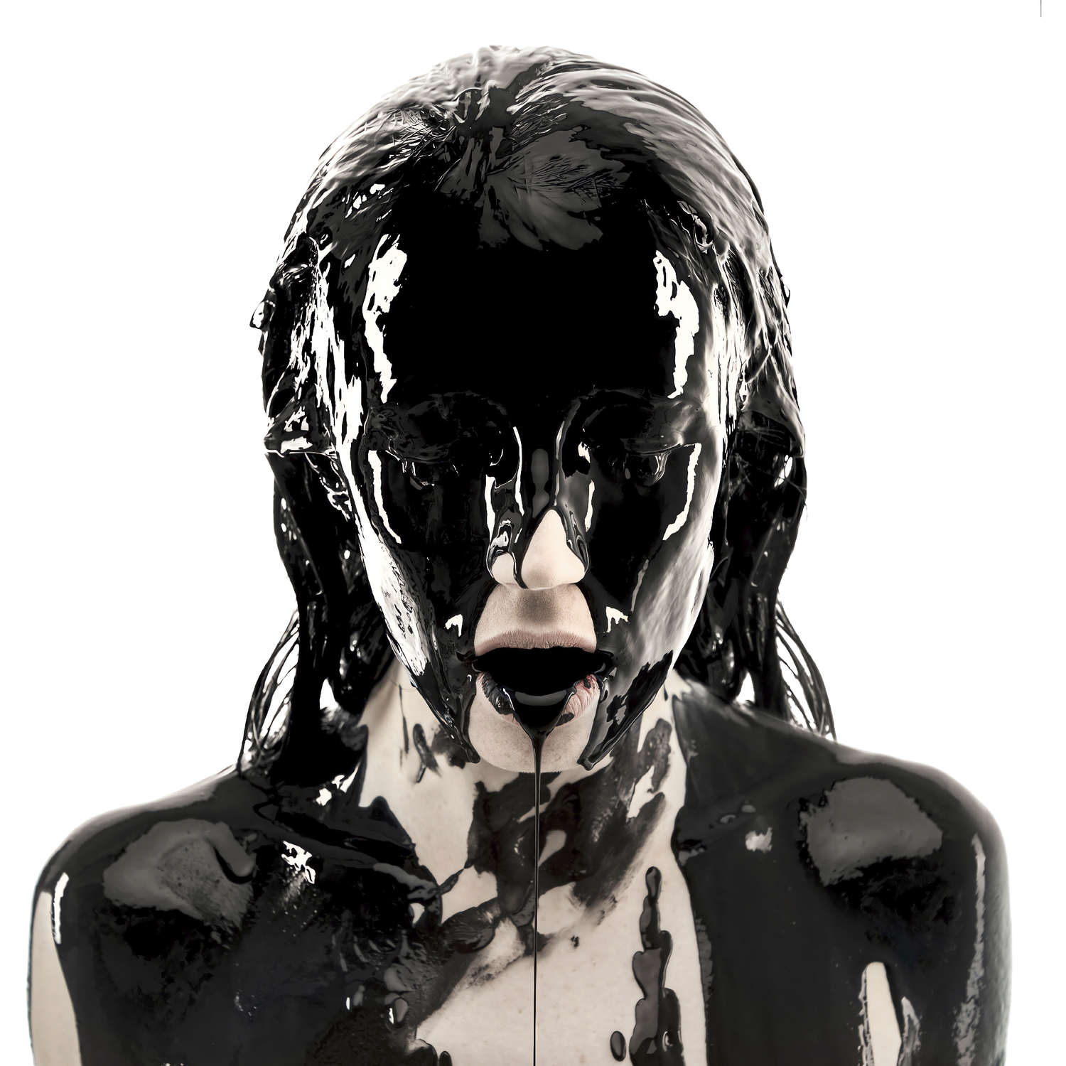 Matière Noire d'Eric CANTO : visage recouvert d'une matière noire ruisselante, tirage 70×70